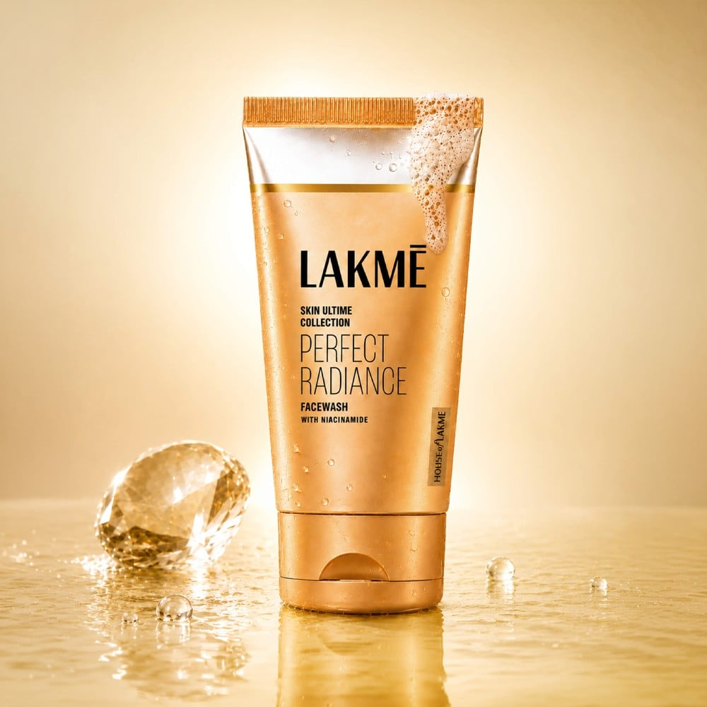 Lakmé Perfect Radiance Brightening Face Wash with Niacinamide