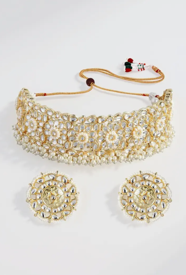 Traditional Gold-Plated Pearl Choker Necklace Set with Bangles for Women
